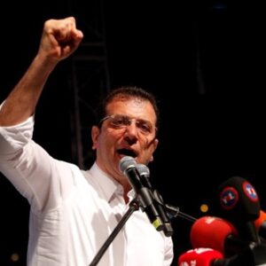 imamoglu vergiyi sizden aliyorlar ama hizmeti baskasina veriyorlar sadece bir avuc azinlik icin calisiyorlar 5s8v6nn7