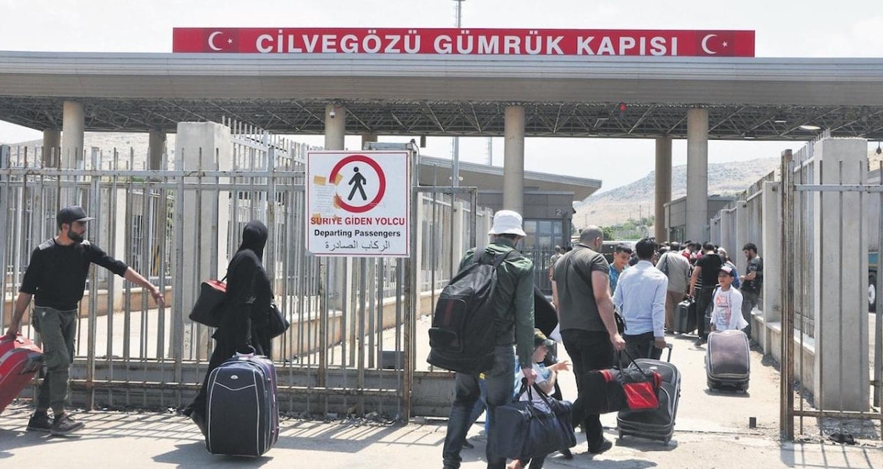 bakan yerlikaya acikladi ulkesine donen suriyeli sayisi belli oldu TCKm5jLL