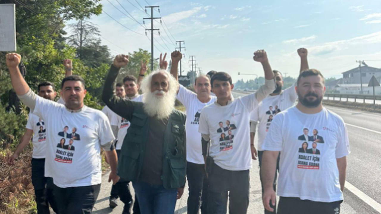 chpli genclerin ozgurluk yuruyusune hendekte sanatci suaviden destek bu yuruyus bu memleketin butun insanlari icindir g2Ik44BY