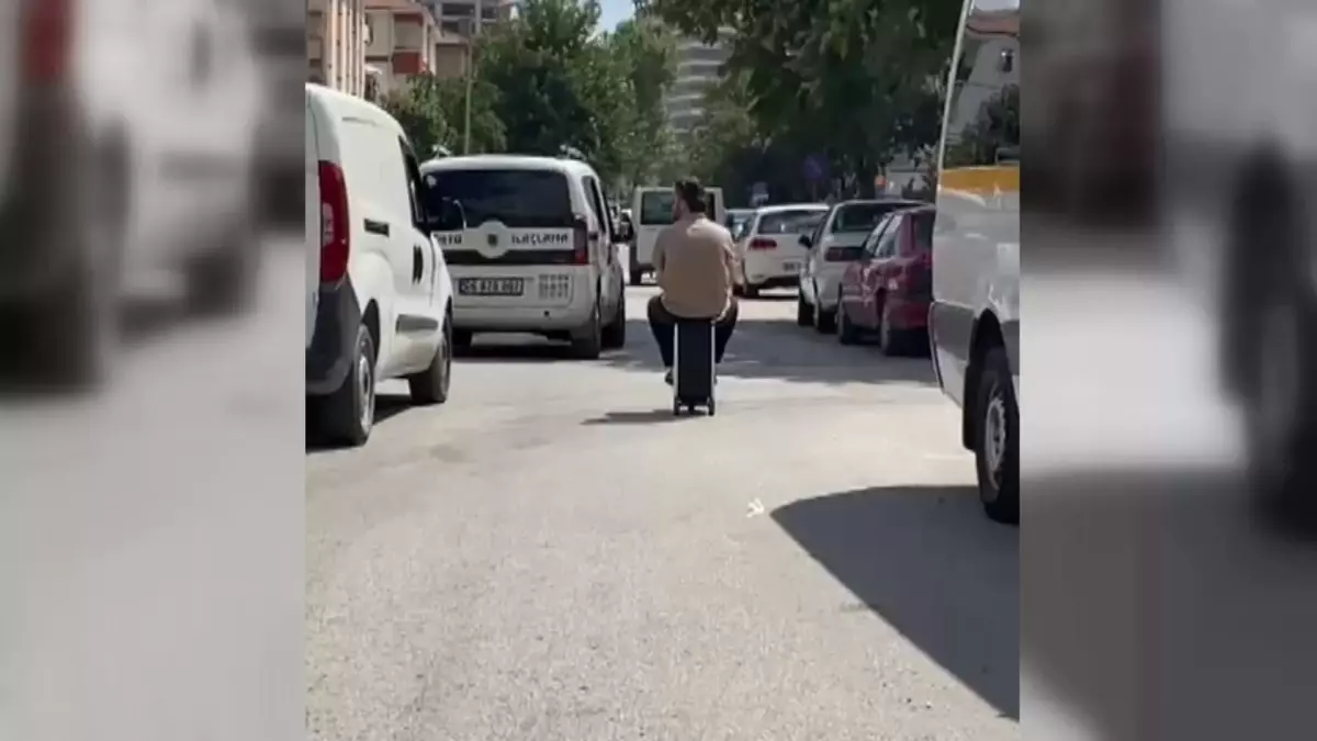 elektrikli skuter valizle yolculuk gZhj3zJ7