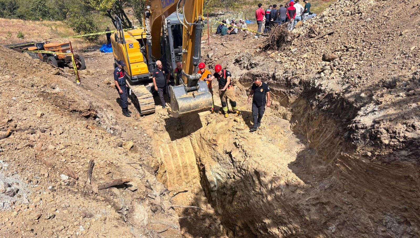manisada havuz kazisinda toprak kaydi 2 olu QxiINUIH
