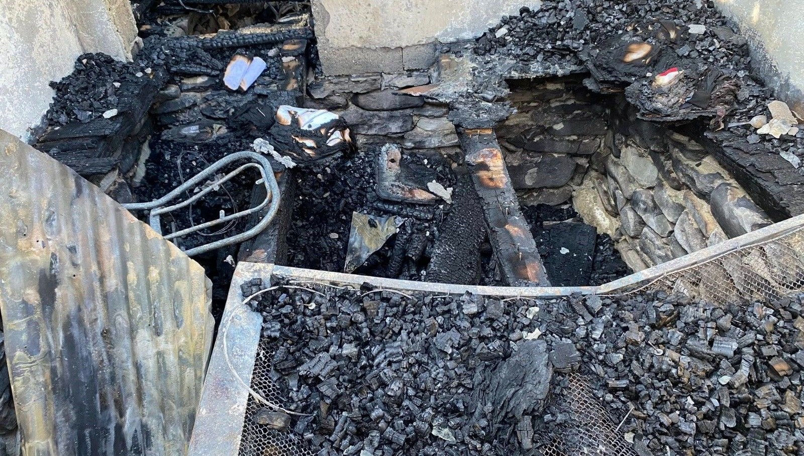 sinoptaki yanginda ev kullanilamaz hale geldi jljxIhpq