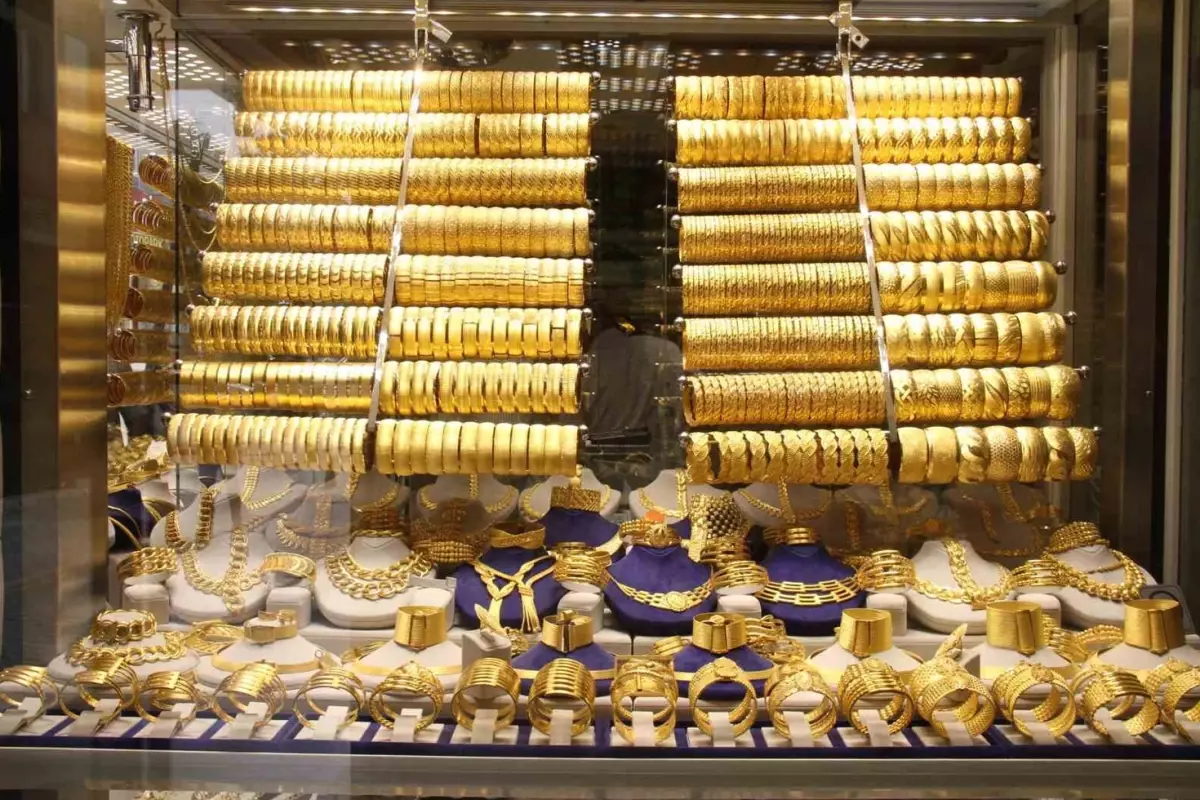 altin icin cilgin tahmin bu senaryo gerceklesirse kimse tutamaz FWRk34bf.jpg