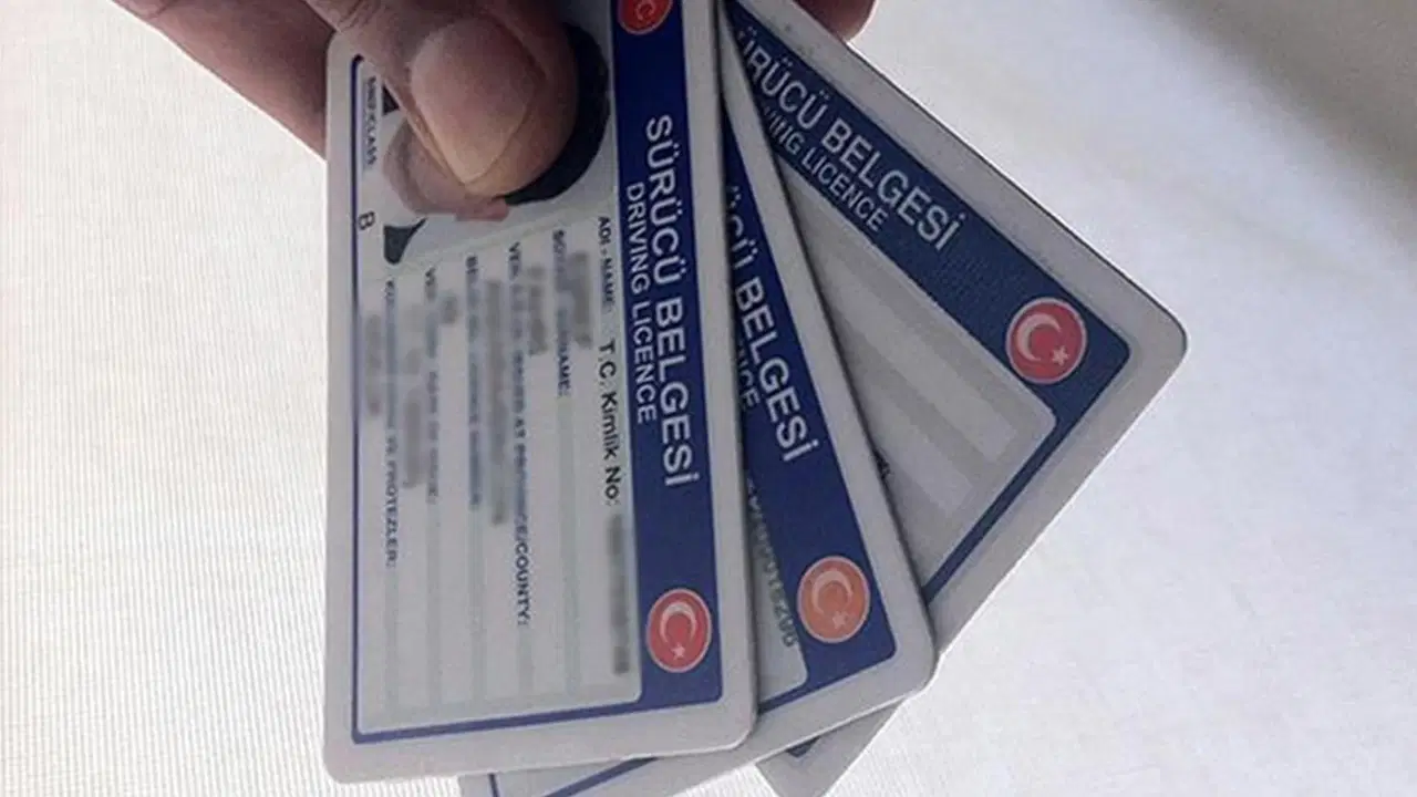 bakanlik uyardi eski tip ehliyeti olanlar dikkat son 7 gun GlMvja8x.jpg