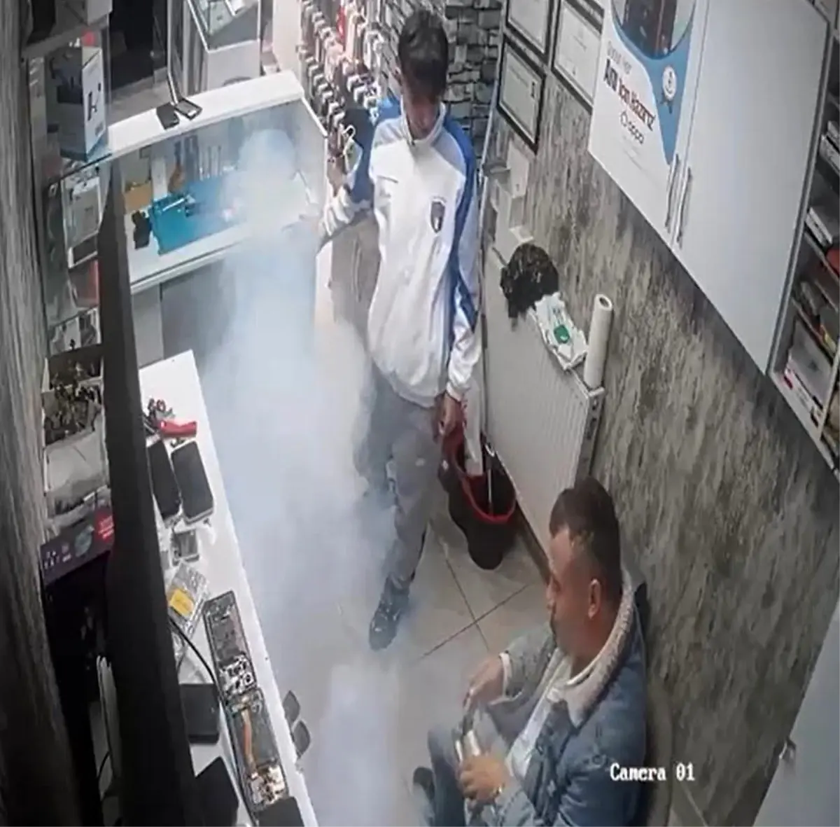 duzcede batarya yangini korkuttu 1vn8fbdQ.jpg