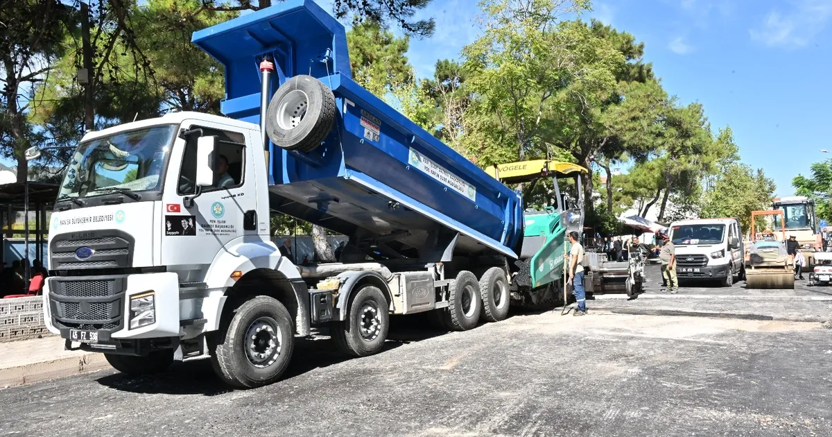 manisa kirkagaca 5 bin ton sicak asfalt seriliyor VLiJDjDH