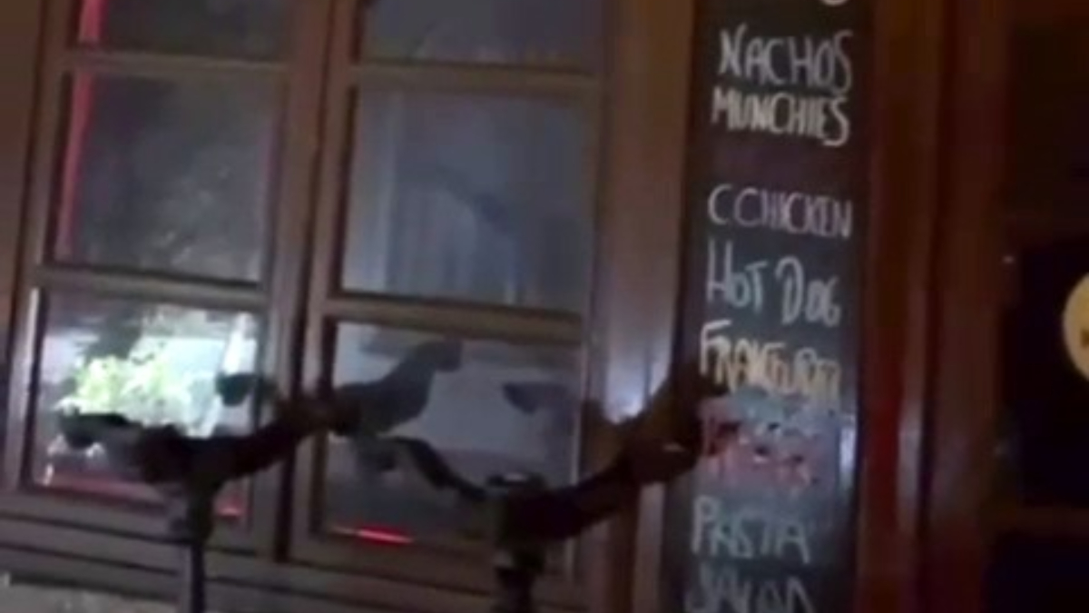 izmirde eglence mekanina silahli saldiri PQad7YTn.jpg