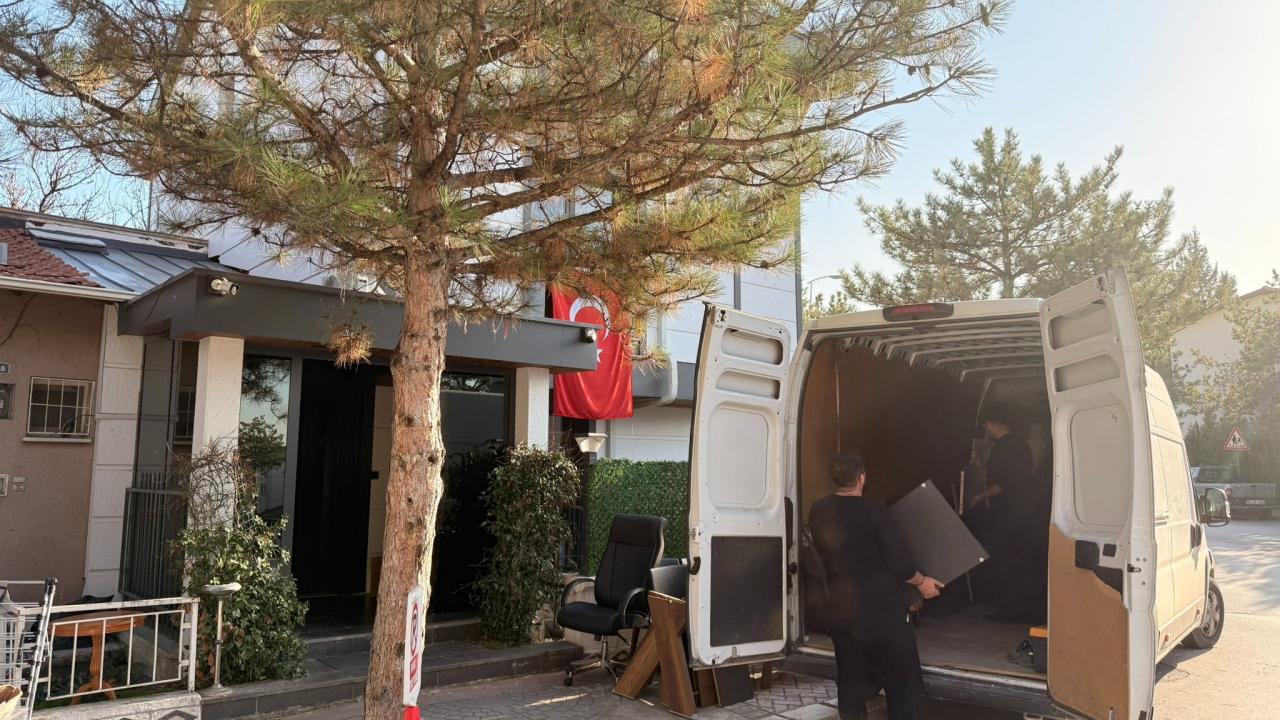 kemal kilicdaroglu ofisini bosaltti GzfniCCZ.jpg