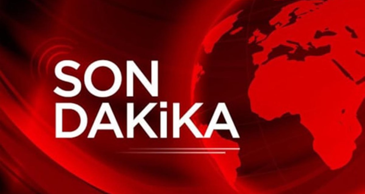YENİ Parti lideri Özgür Özel namaz çıkışı kalabalıktan yürümekte zorlandı Haber gorseli