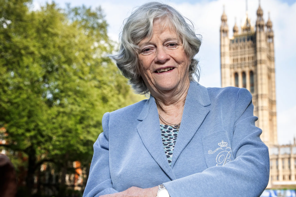 İngiltere’deki ünlü parlamenter Ann Widdecombe’un evinde ölü bulunmasının ardından bir şüpheli gözaltına alındı Ingilteredeki unlu parlamenter ann widdecombeun evinde olu bulunmasinin ardindan bir supheli gozaltina alindi 6PcPz1YH