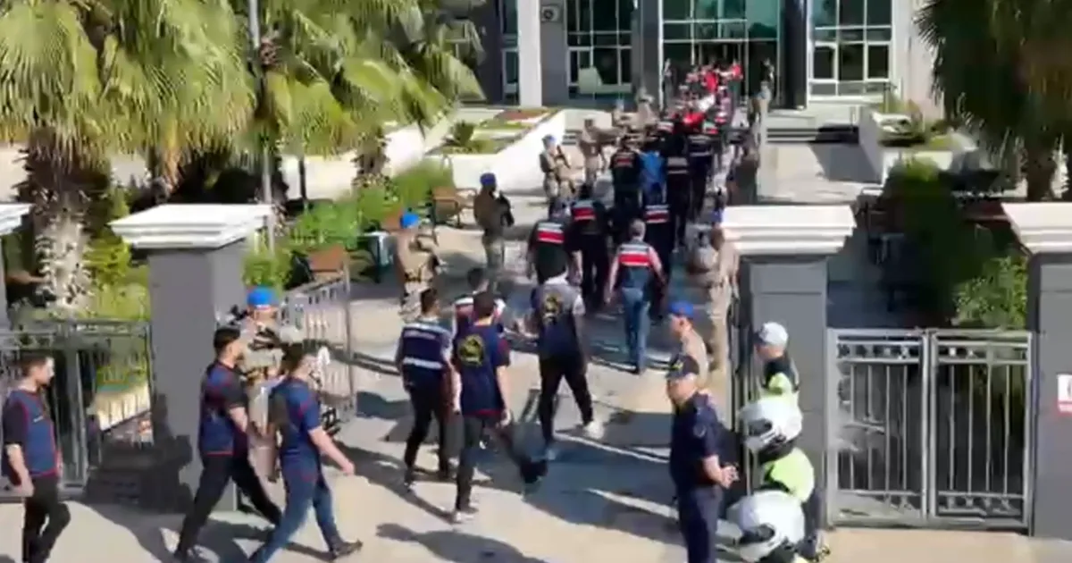 Jandarma fotokapanlarla yüzlerce şüpheliyi yakaladı Jandarma fotokapanlarla yuzlerce supheliyi yakaladi SRKAhtd8