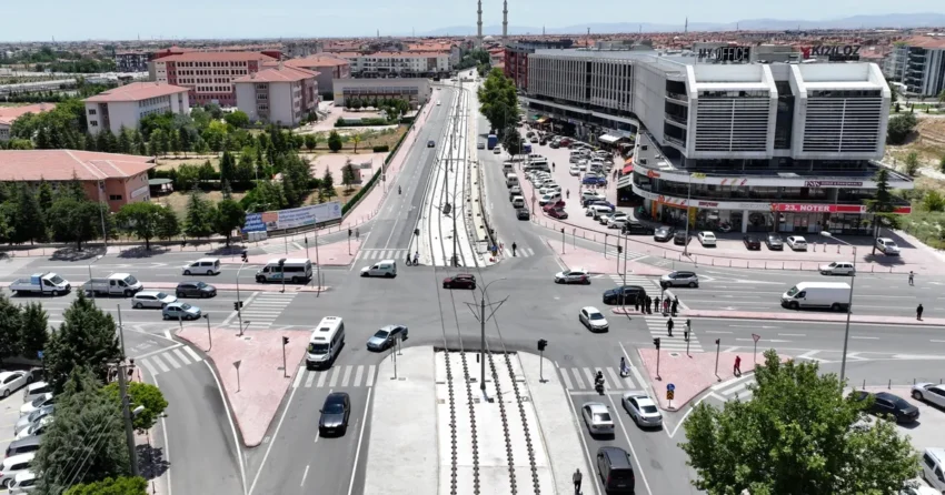 Konyada tramvay hatti enerji montaji suruyor kN5eeUme