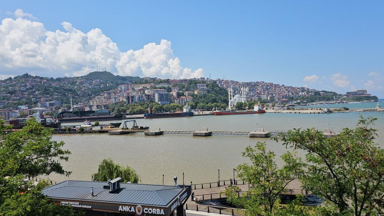Zonguldak’ta sağanak yağış denizin rengini değiştirdi: Sahil çamura bulandı Zonguldakta saganak yagis denizin rengini degistirdi sahil camura bulandi UMpFswQv
